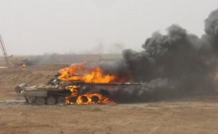 إحراق 6 دبابات و 4عربات في معارك بين الجيش اليمني وقبليين بمأرب ..تفاصيل
