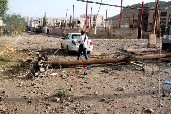 الغرفة التجارية: 2 مليار دولار خسائر القطاع الصناعي اليمني منذ بدء ضربات التحالف