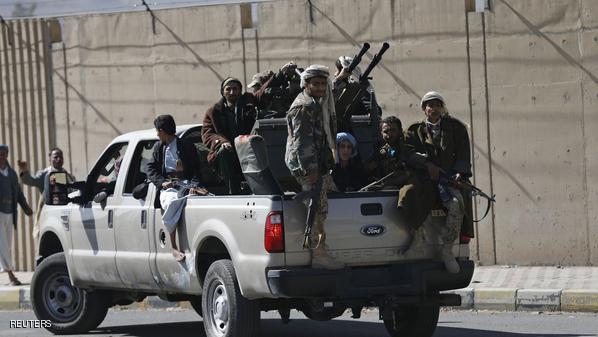 مليشيا الحوثي تغلق معظم الشوارع جنوب العاصمة صنعاء ومصادر ترجح قيامها بنقل أسلحة