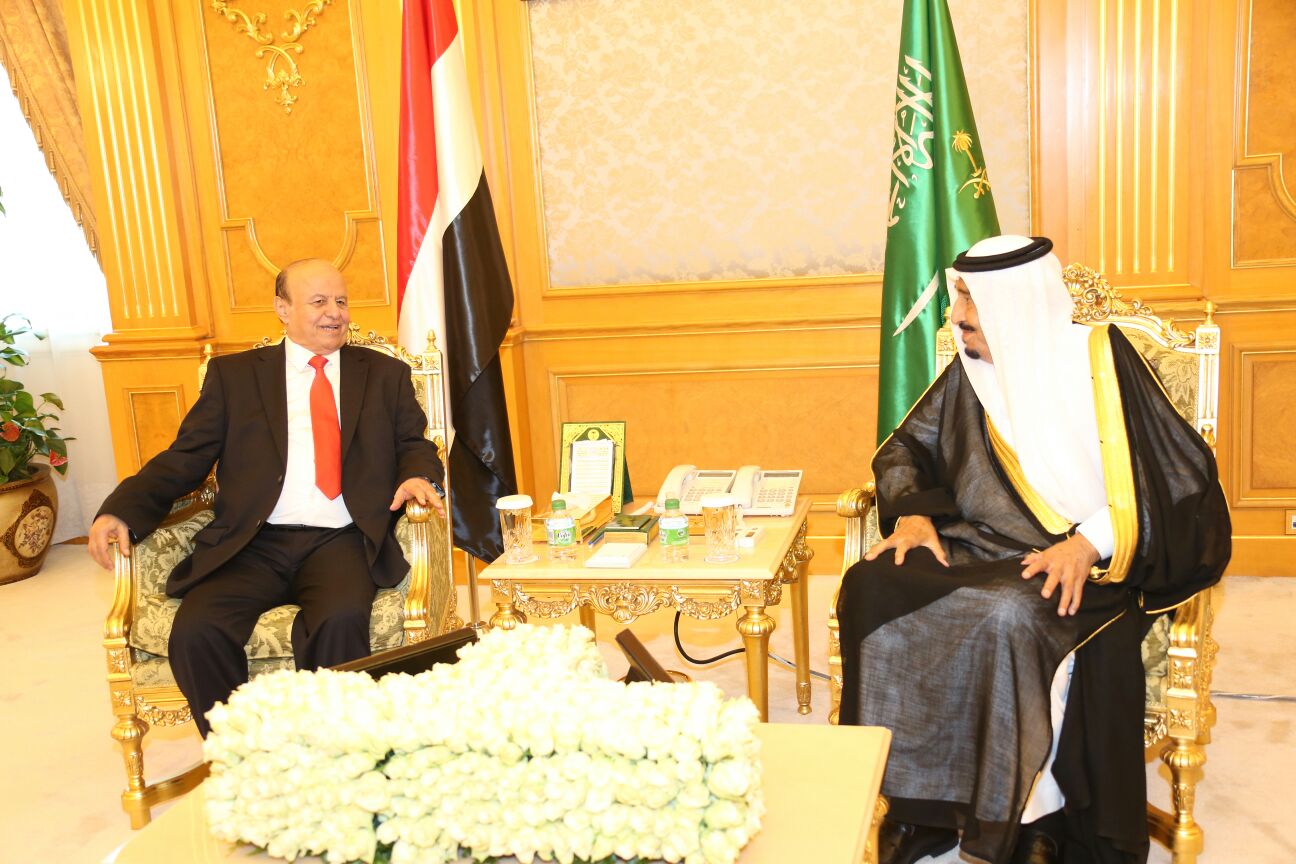 الملك سلمان مطمئنا الرئيس هادي: أمن اليمن جزء لا يتجزأ من أمن المملكة والخليج.