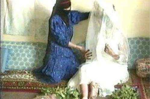 اختفاء عروس يمنية قبل يوم من زفافها وطفل يينتحر شنقاً من أجل حمامته !