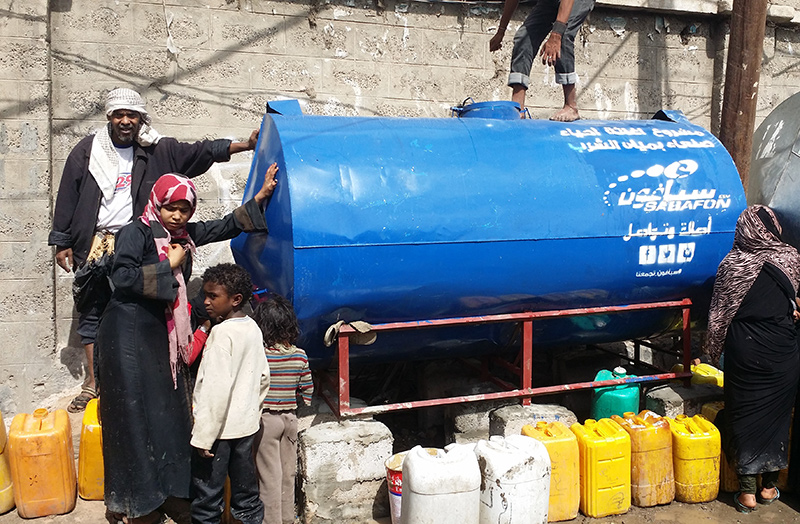 سبأفون تدشن مشروع إغاثة الأحياء الفقيرة في صنعاء بمياه الشرب