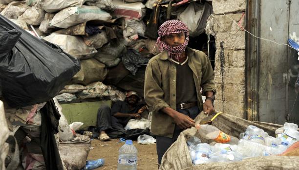 الحرب تزيد فقراء اليمن إلى 80% من السكان