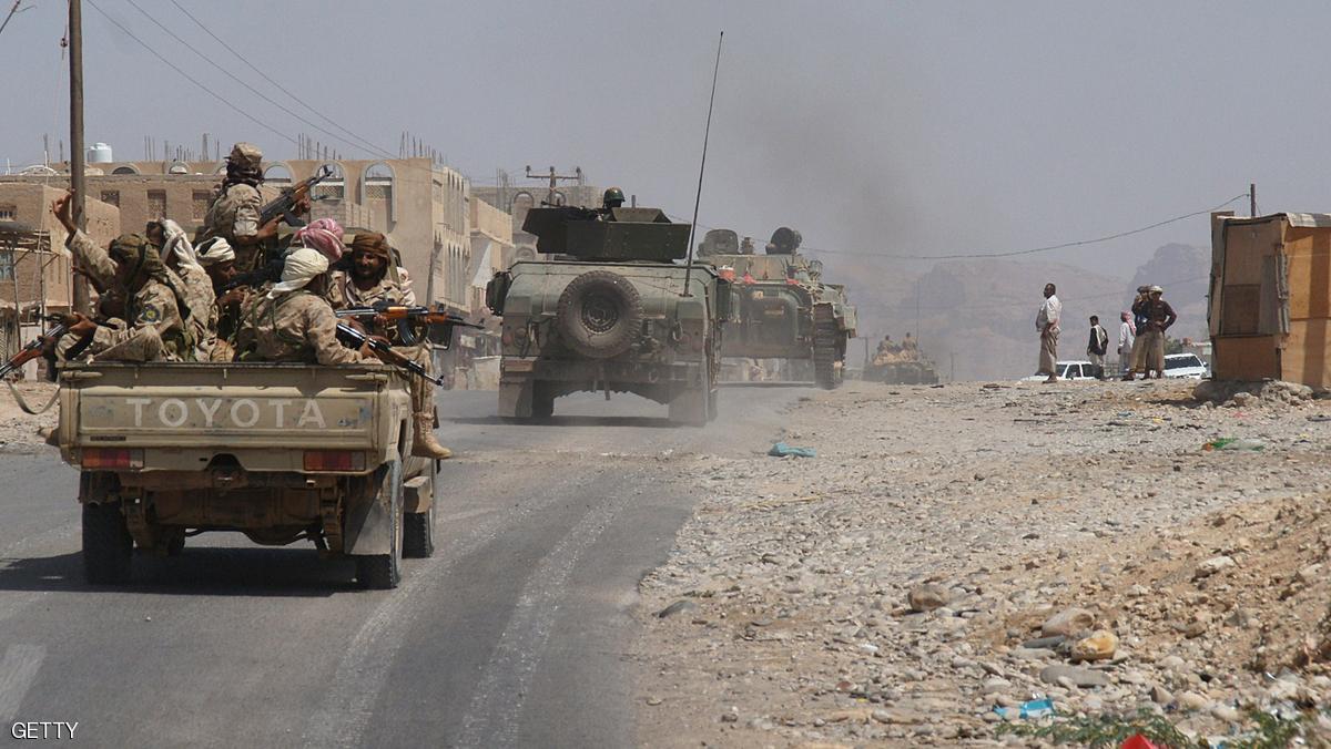 وصول تعزيزات عسكرية لقوات الشرعية إلى محيط العاصمة صنعاء