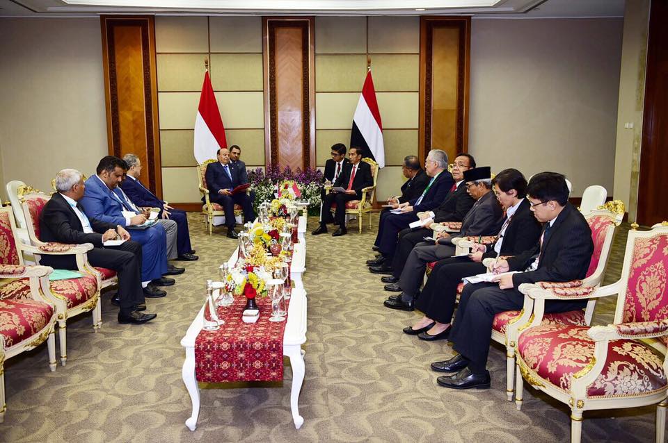 الرئيس هادي يدعو الشركات الاندونيسية إلى استئناف نشاطها في اليمن
