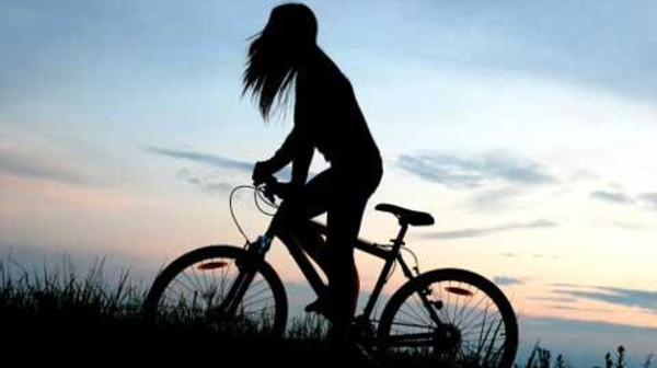 ركوب الدراجة الهوائية مفيد للصحة حتى في التلوث