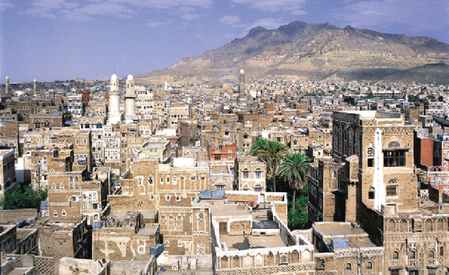 دوي انفجارات عنيفة تهز شمال العاصمة صنعاء