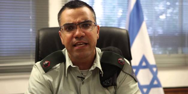 مذيعة الجزيرة «غادة عويس» تهزم ناطق الجيش الاسرائيلي وتفحمه في معركة كلامية على فيسبوك