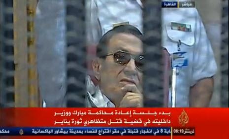مصر : بدء جلسة إعادة محاكمة مبارك ووزير داخليته في قضية قتل متظاهري ثورة يناير
