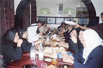 المائدة الرمضانية في مطعم «البيك الشيباني» في اليمن