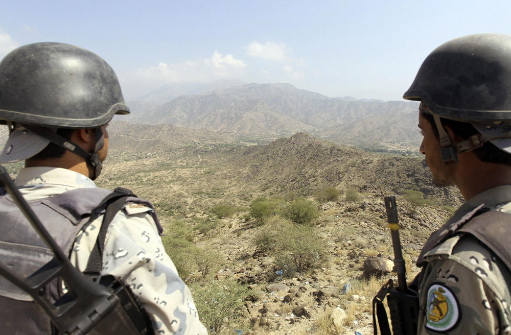 مواجهات عنيفة وقصف جوي بري بين الحوثيين والجيش السعودي في الحدود
