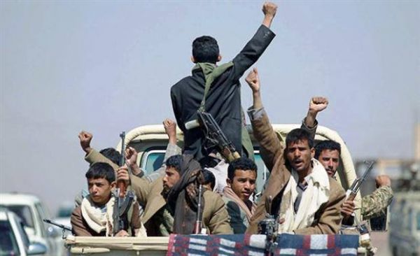 الحوثيون يقرون موعد تسليم رواتب عناصر الجيش الموالي لهم  وآلية التسليم