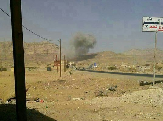 طيران التحالف يقصف مواقع المليشيا بنهم شرق العاصمة صنعاء