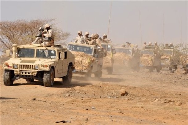 مصادر خليجية : السعودية تستعد لعملية عسكرية خاطفة ضد الحوثيين على الحدود اليمنية