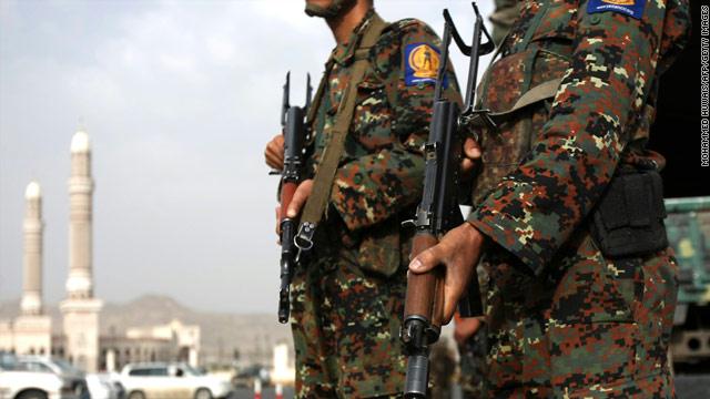 انتشار أمني مشدد في العاصمة صنعاء والجيش والأمن في حالة الاستنفا
