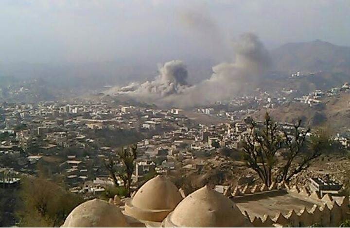 المقاومة الشعبية تستعيد معسكر الدفاع الجوي وتحاصر اللواء 35 بمدينة تعز