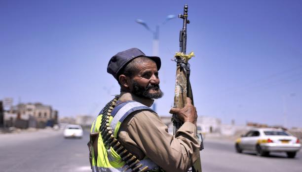الحوثي يعترف بتصفية مناوئيه على أسس مذهبية