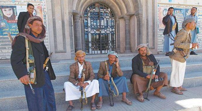الشرق الأوسط: الحوثيون يضغطون للحصول على الداخلية والدفاع والمالية ضمن التشكيلة الحكومية الجديدة