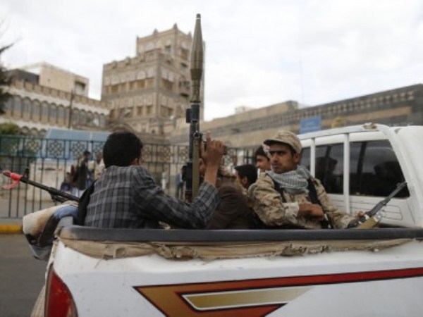 الحوثيون يبتزون رجال المال والأعمال تحت يافطة «دعم الثوار واللجان الشعبية»