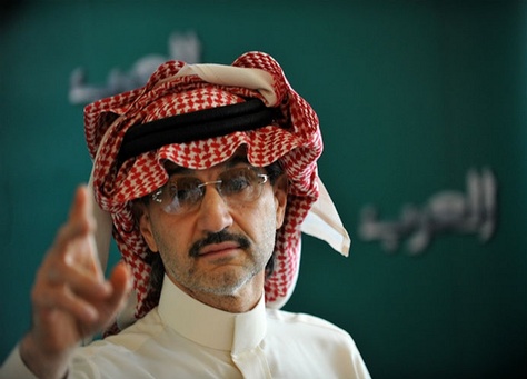 نشطاء سعوديون يدعون الامير الوليد بن طلال لتحدي دلو الثلج الخيري
