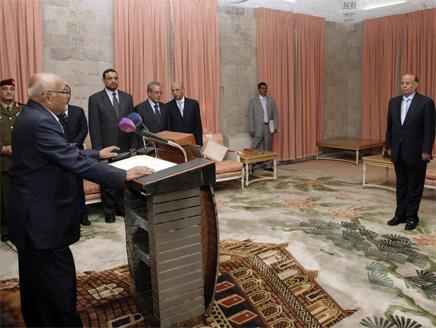 الأستاذ محمد سالم باسندوة يؤدي اليمين القانونية امام رئيس الجمهو