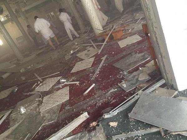 بالصور.. تفجير انتحاري في مسجد للشيعة بالقطيف شرق السعودية 