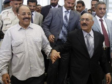 الرئيس السابق علي صالح مع اللواء علي محسن