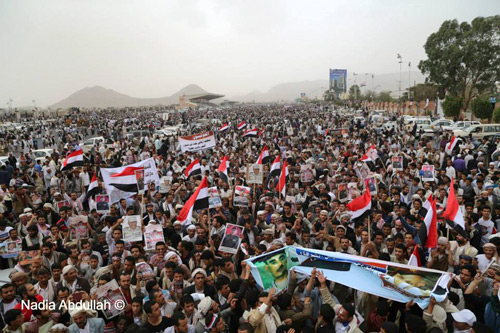حشود المشيعيين في ميدان السبعين بصنعاء 23-07-2014 (تصوير: نادية 