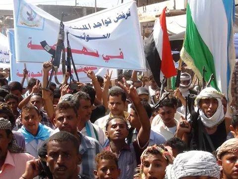 ميليشيات الحوثي تهاجم ساحة اعتصام تابعة للحراك التهامي