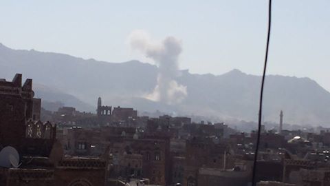 مقاتلات التحالف تشن عشرات الغارات على العاصمة صنعاء عقب انتهاء الهدنة «المنتهكة» (صور)