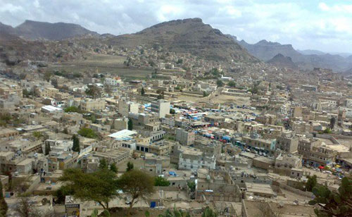 أفراد عائلة واحدة يهيمنون على السلطة المحلية من قبل الحوثيين بإب 