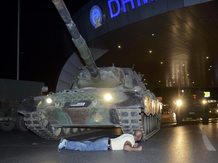 رئيس أركان الجيش التركي يكشف تفاصيل «مذهلة» عن محاولة الانقلاب العسكري الفاشل