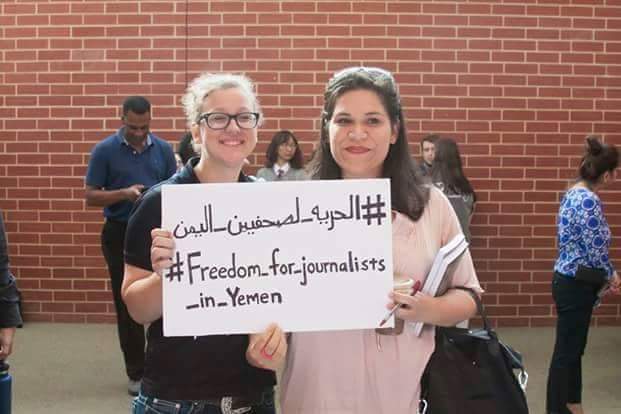 نشطاء في ولاية أمريكية  يتضامون مع الصحفيين المختطفين في سجون الحوثيين (صور)