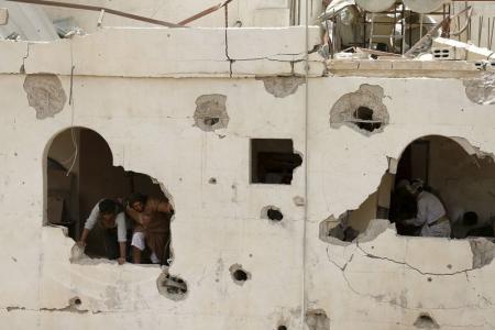 تحقيق لرويترز: اليمنيون يعانون الجوع والمرض والخوف مع استمرار القتال في البلاد