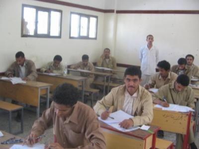 صنعاء : إطلاق نار على مركز امتحانات أثناء تأدية الطلاب لإمتحان الرياضيات اليوم