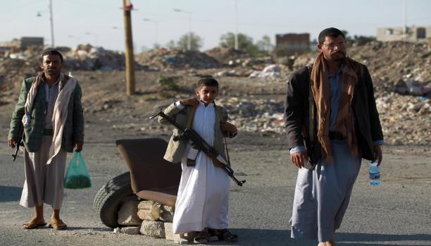 انتهاكات الحوثيين لا تستثني أحداً: اقتحام ونهب للمنازل والمقرات