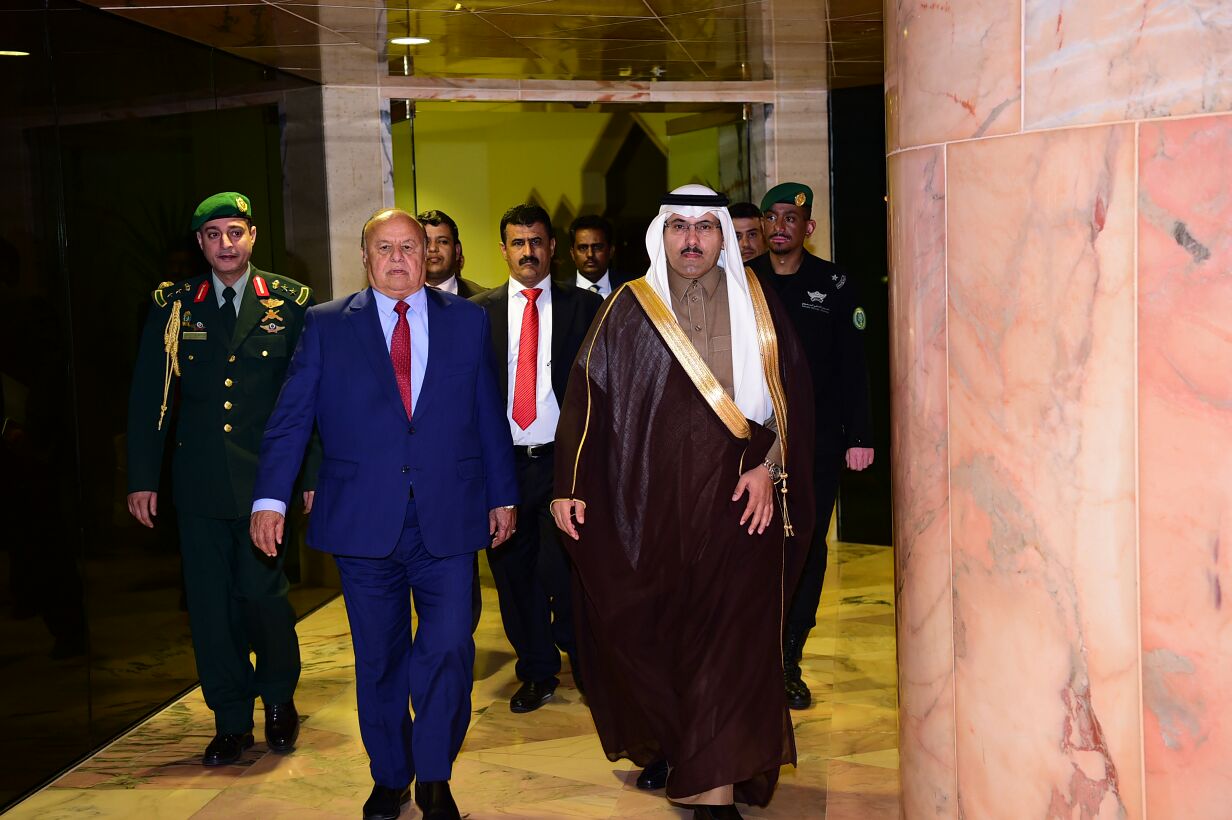 الرئيس هادي يعود إلى الرياض بعد زيارة قصيرة إلى الإمارات