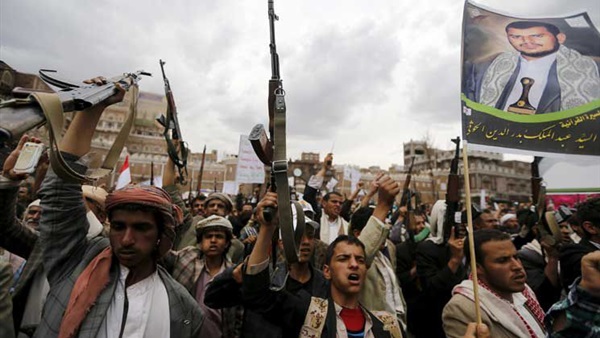 مصدر يكشف عن خلافات متصاعدة بين قيادات الحوثي والحرس الجمهوري