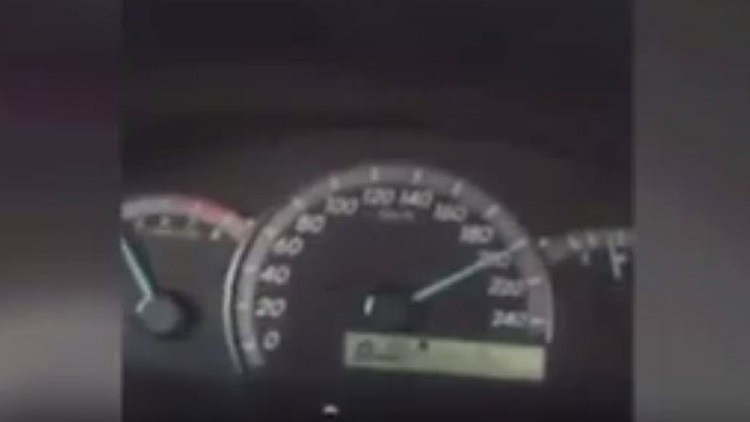 «الشيطان» يهاجم سائقا عربيا في الثانية السادسة من هذا الفيديو