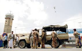 حملة عسكرية أمنية تنتشر بمحيط مطار صنعاء الدولي تحسباً لأي تحركات حوثية