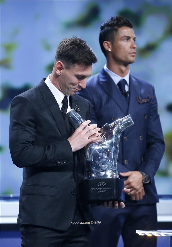 بالصور .. ميسي يتوج بجائزة افضل لاعب في اوروبا لعام 2015