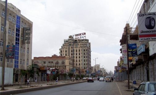  انفجار عبوة ناسفة بنقطة للحوثيين بشارع الزبيري وسط صنعاء