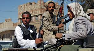 الحوثيون يعتقلون بائع قات بعد رفضه البيع «ديناً» لأحد أنصارهم في صنعاء ..تفاصيل