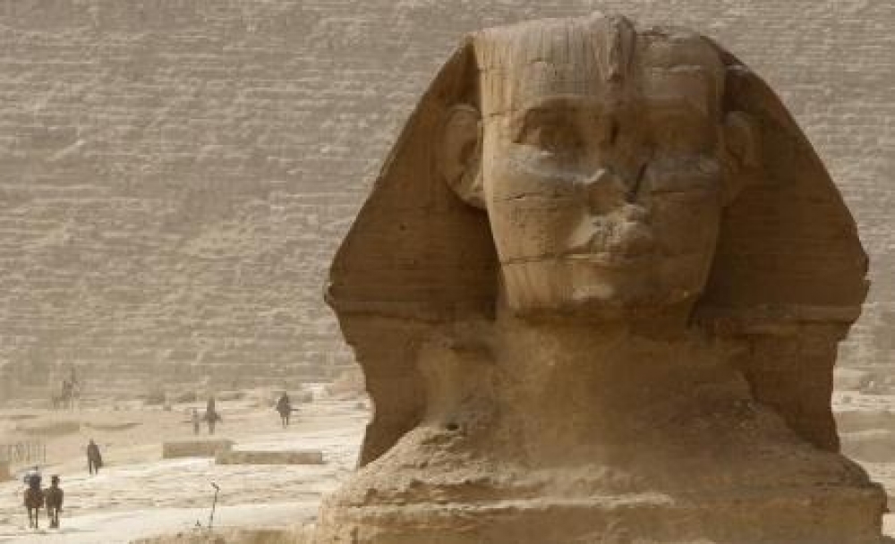 تمثال ابو الهول بمنطقة الاهرامات جنوبي القاهرة - ارشيف رويترز