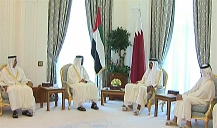 محمد بن زايد في الدوحة لينهي خلافات طالت بين البلدين