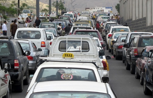 الجمارك: تخفيضات تصل ل50% في الرسوم الجمركية و75% في غرامات التأخير للسيارات الموجودة في اليمن