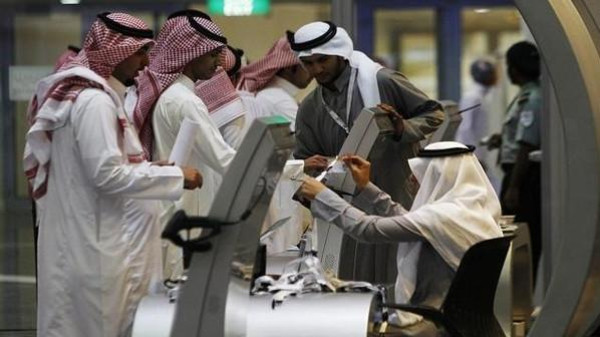 السعودية: صرف مرتب شهرين لموظفي الدولة والطلبة و10ملايين لكل ناد أدبي والعفو عن سجناء الحق العام