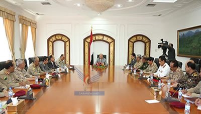 الرئيس هادي يرأس اجتماعاً استثنائياً للجنة العسكرية والأمنية العليا