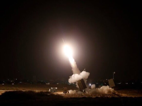 إحباط هجوم حوثي بصاروخ بالستي على قاعدة الملك خالد الجوية بعسير السعودية (فيديو)