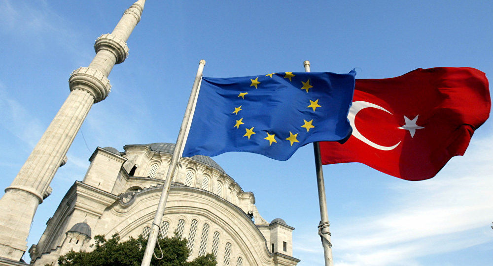 الاتحاد الاوروبي يكافئ أردوغان ويعفي الأتراك من تأشيرة السفر إلى دوله